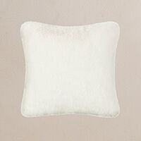 Pillows & Throws